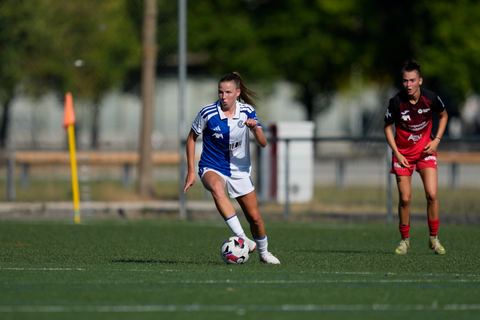 Schweiz: AXA Women's Super League 2026/2027, FC Aarau Frauen vs GC Frauenfussball - Sportanlage Schachen, Aarau: Giulia Looser (24 Grasshoppers) in Aktion