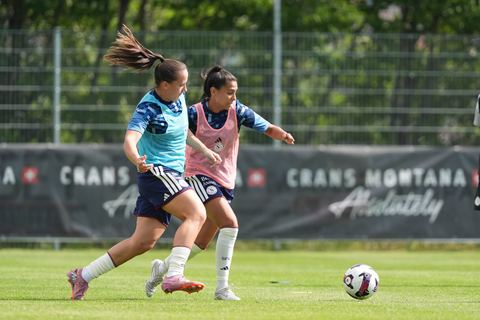 Crans-Montana, Switzerland - July 25: The Players of Servette FC Chenois Feminin during warm up the AXA Women's Super League match between Servette FC Chenois Feminin and FC Sion Feminin at Stade du Christ-Roi on July 25, 2026 in Crans-Montana, Switzerland.