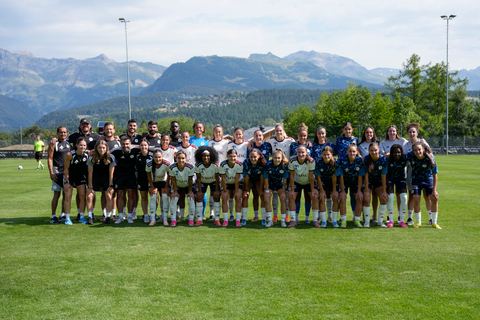 Crans-Montana, Switzerland - July 25: The Players of Servette FC Chenois Feminin before the AXA Women's Super League match between Servette FC Chenois Feminin and FC Sion Feminin at Stade du Christ-Roi on July 25, 2026 in Crans-Montana, Switzerland.