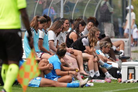 Crans-Montana, Switzerland - July 25: Players of the team of Servette FC Chenois Feminin during the AXA Women's Super League match between Servette FC Chenois Feminin and FC Sion Feminin at Stade du Christ-Roi on July 25, 2026 in Crans-Montana, Switzerland.