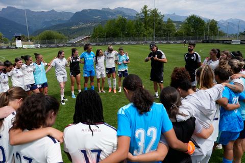 Crans-Montana, Switzerland - July 25: Headcoach and the Team after the game the AXA Women's Super League match between Servette FC Chenois Feminin and FC Sion Feminin at Stade du Christ-Roi on July 25, 2026 in Crans-Montana, Switzerland.